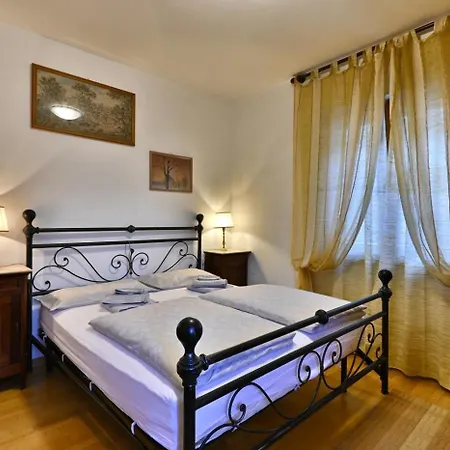 Rustico Massimo - Theater *